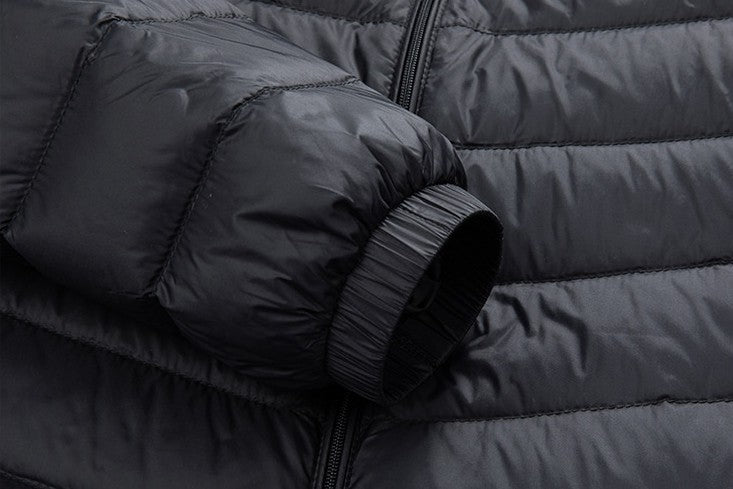 Moda Elite | Lekka kurtka puchowa z kapturem, dopasowana do sylwetki