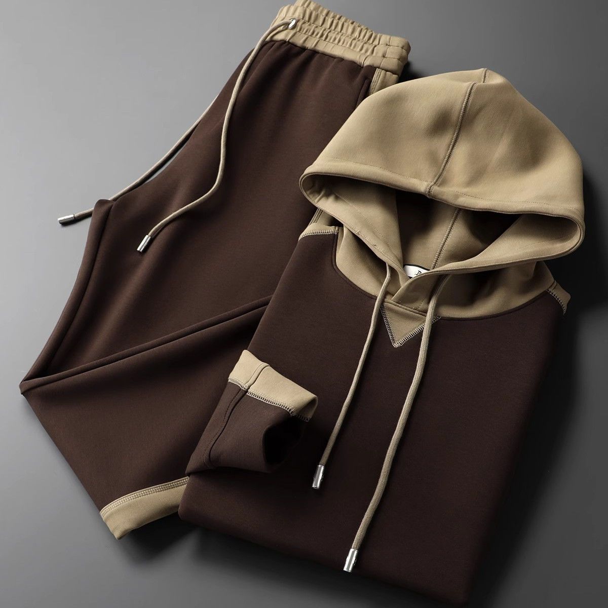 Moda Elite | Patchworkowy dres z kapturem i kapturem dla mężczyzn