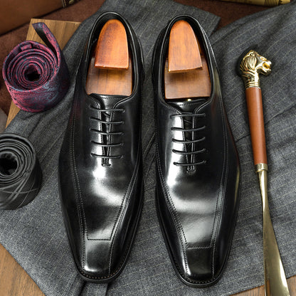Klasyczne skórzane buty typu Oxford