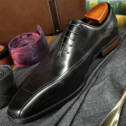 Klasyczne skórzane buty typu Oxford