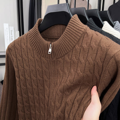 sweter z warkoczowym splotem i stójką